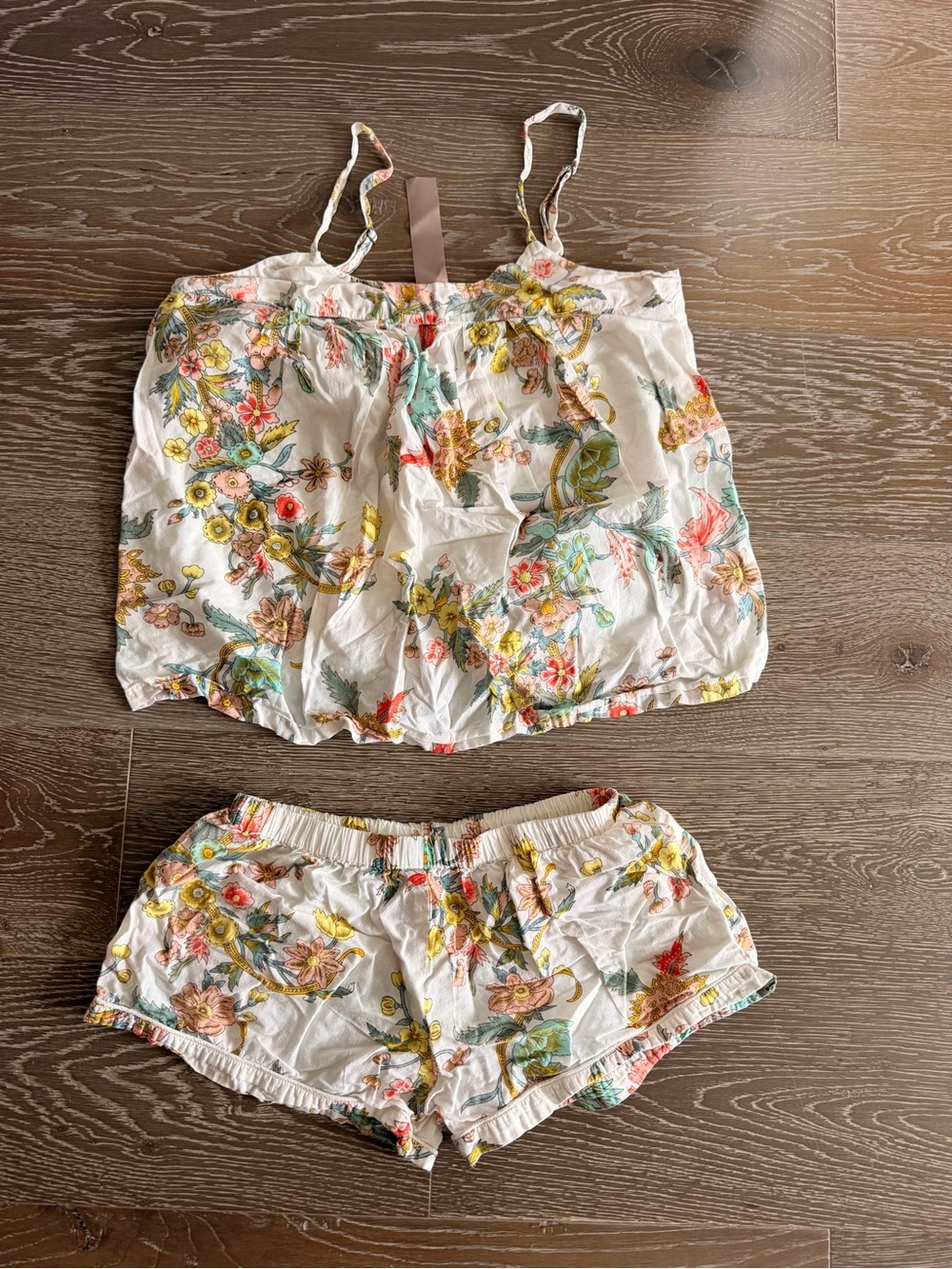 Plum Pretty Sugar White Floral Cami & Shorts Pajama Set